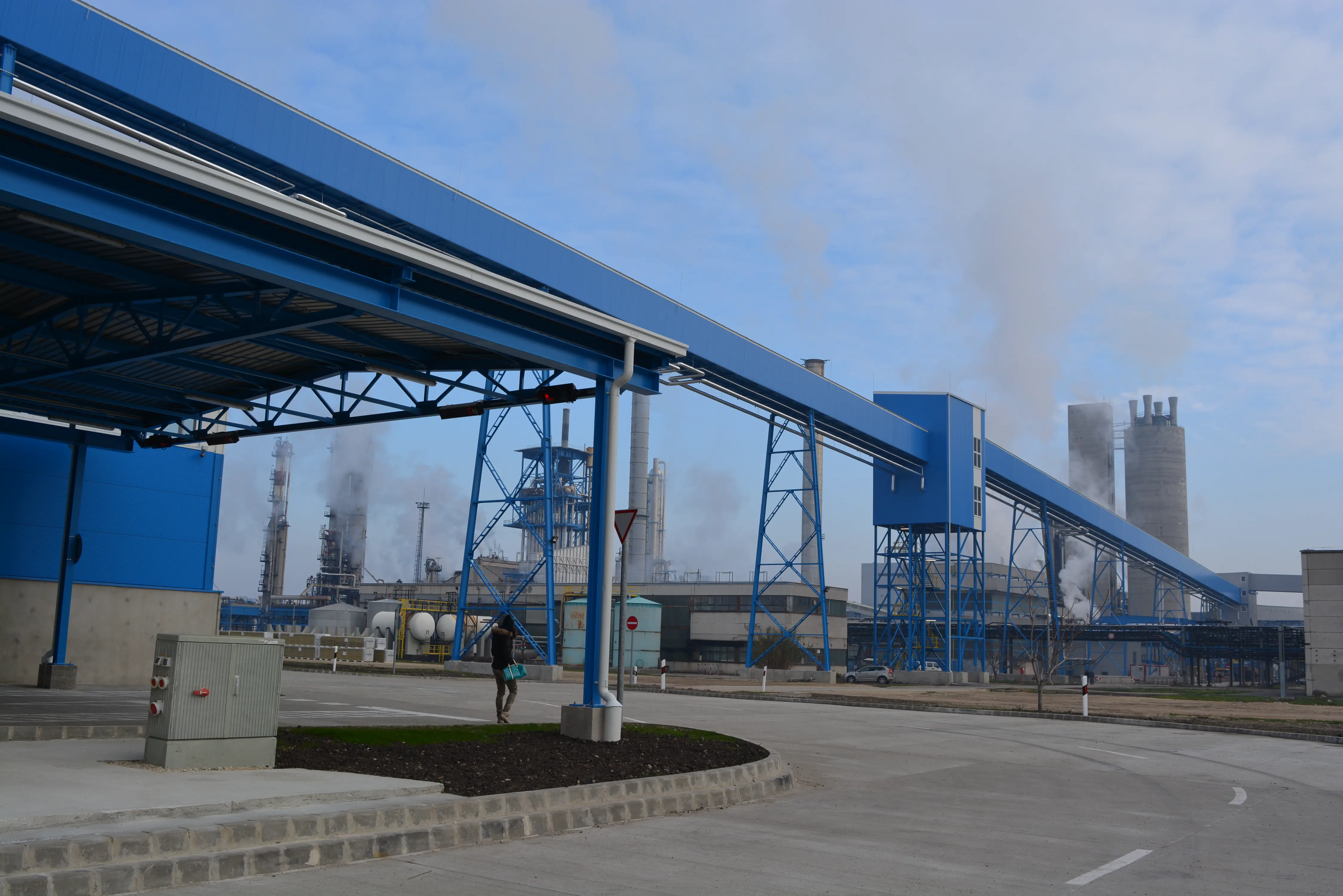 Nitorgénművek Zrt. in Pétfürdő - packaging building and technology bridge