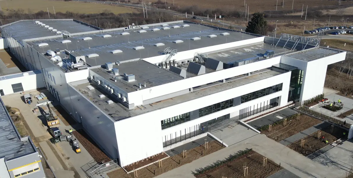 Utolsó simítások a Schaeffler szombathelyi üzemén